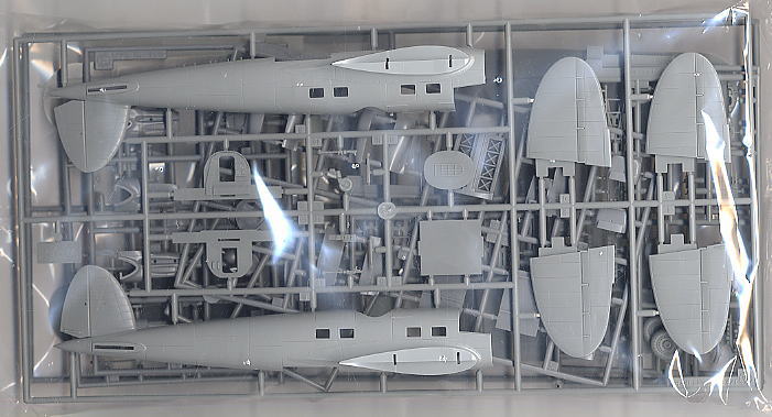 ハインケル He111P “オールド カムフラージュ” (プラモデル) 中身1