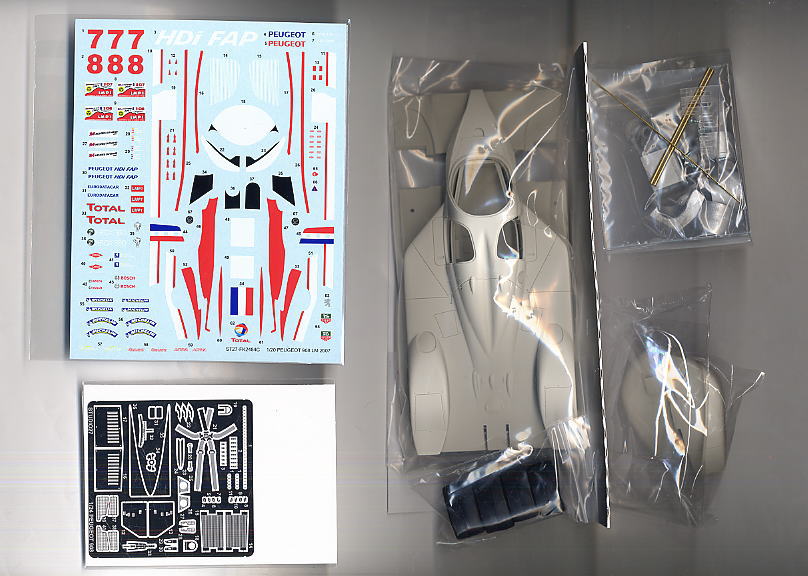 908 Le Mans 2007 (Metal/Resin kit) 中身1
