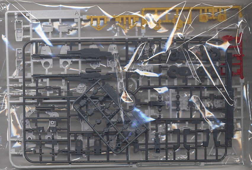 MG デュナメス　と　HG ギャン ガンダムベースにて「MG ガンダムベース限定 ガンダムデュナメス
