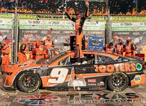 HOOTERS 2024 シボレー カマロ ZL1 チェイス・エリオット #9 テキサス モーター スピードウェイ ウィナー (ミニカー)