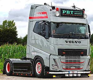 PBT Belgium VOLVO FH5 GLOBETROTTER XL 4X2 (ミニカー) - ホビー