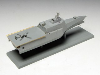 現用アメリカ海軍 沿海域戦闘艦 インディペンデンス LCS-2 (プラモデル