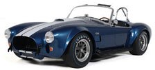シェルビー コブラ 427S/C 1967 (ブルー)ケース＆ベース付属 (ミニカー)