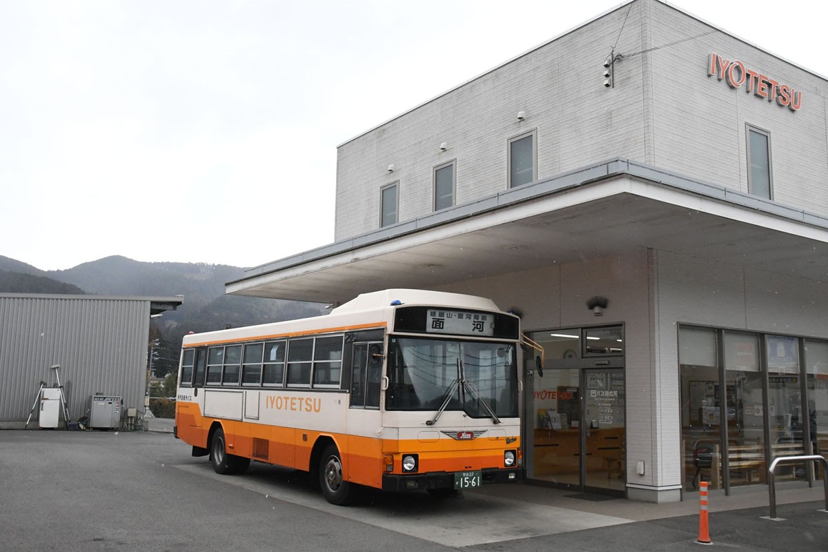 ザ・バスコレクション 伊予鉄南予バス 日野レインボーRJ (鉄道模型) その他の画像5