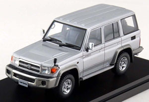 Toyota LAND CRUISER 70 VAN (2014) シルバーメタリック