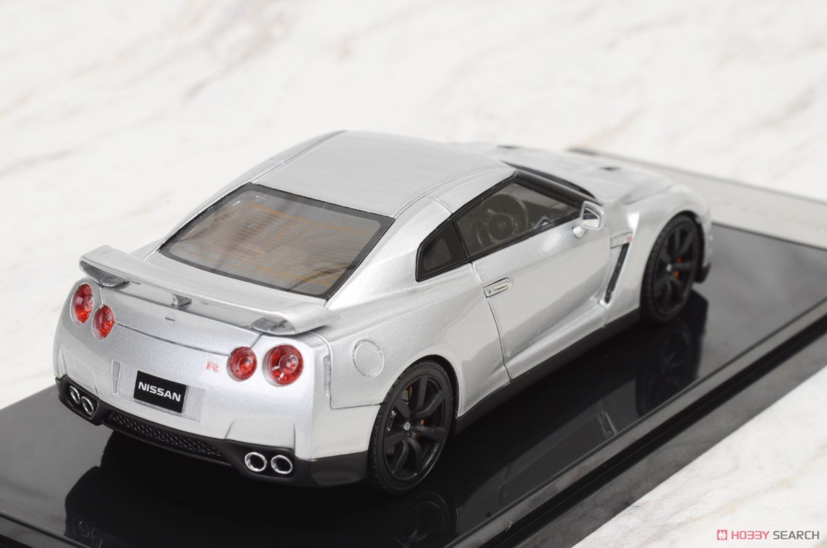 Nissan GT-R 35 Silver (ミニカー) - ホビーサーチ ミニカー