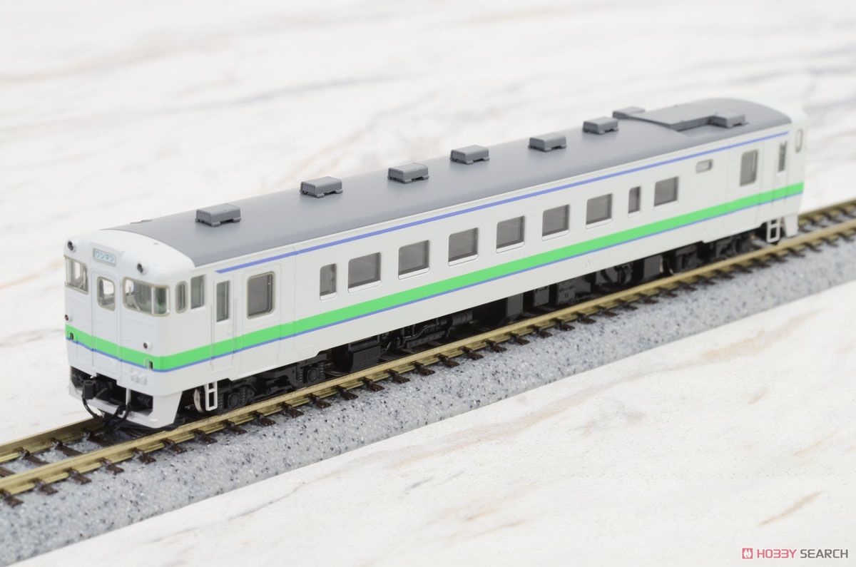 J.R. Diesel Train Type KIHA401700 Coach (T) (Model Train) Images List