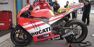 Ducati Desmosedici GP 11.1 Valentino Rossi Moto GP 2011 (Diecast Car) -  HobbySearch Diecast Car Store
