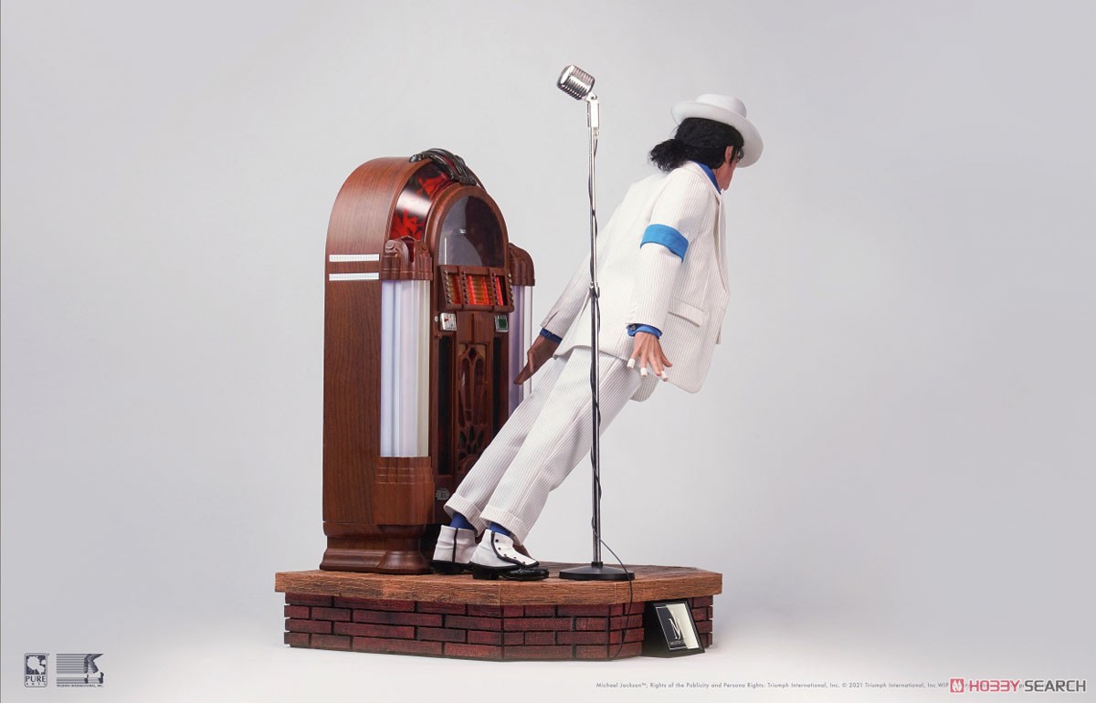 マイケルジャクソン フィギュア　骨董品　スムースクリミナル Amazon.com: Bandai Tamashii Nations S.H. Figuarts Michael