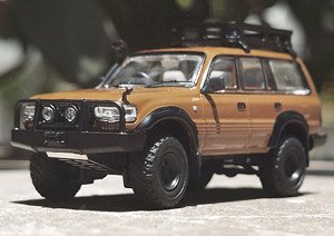 トヨタ ランドクルーザー LC80 Off-road version- RHD ブラウン (ミニカー)